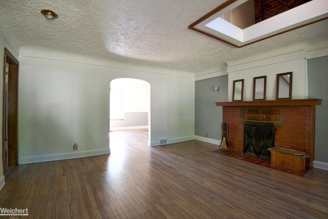 25680 Code Southfield, MI 48033 - Photo 2 of 23 31321575-1.JPG