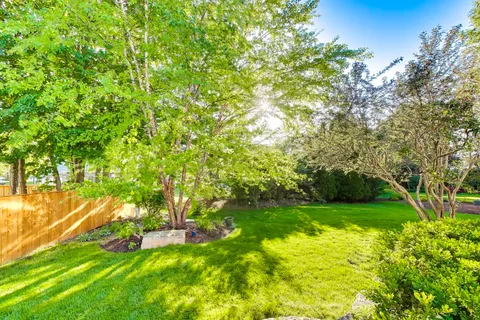 $749,900 | 845 Saugatuck Trail, Vernon Hills, IL 60061