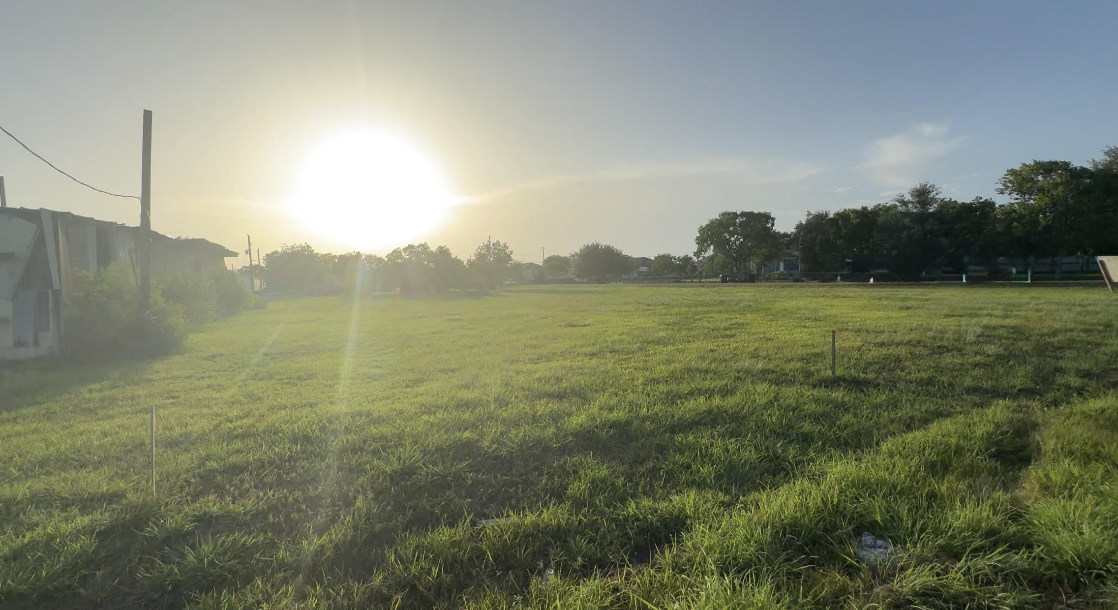 304 20th Street Dickinson, TX 77539 - Photo 6 of 7 a view of an outdoor space and a yard