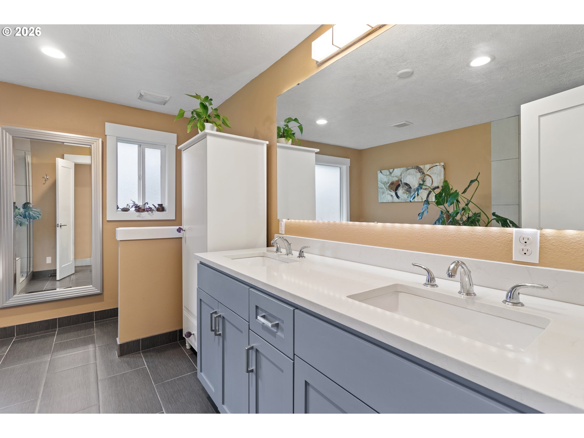 10644 Northeast Russell Court Portland, OR 97220 - Photo 21 of 46 Bathroom