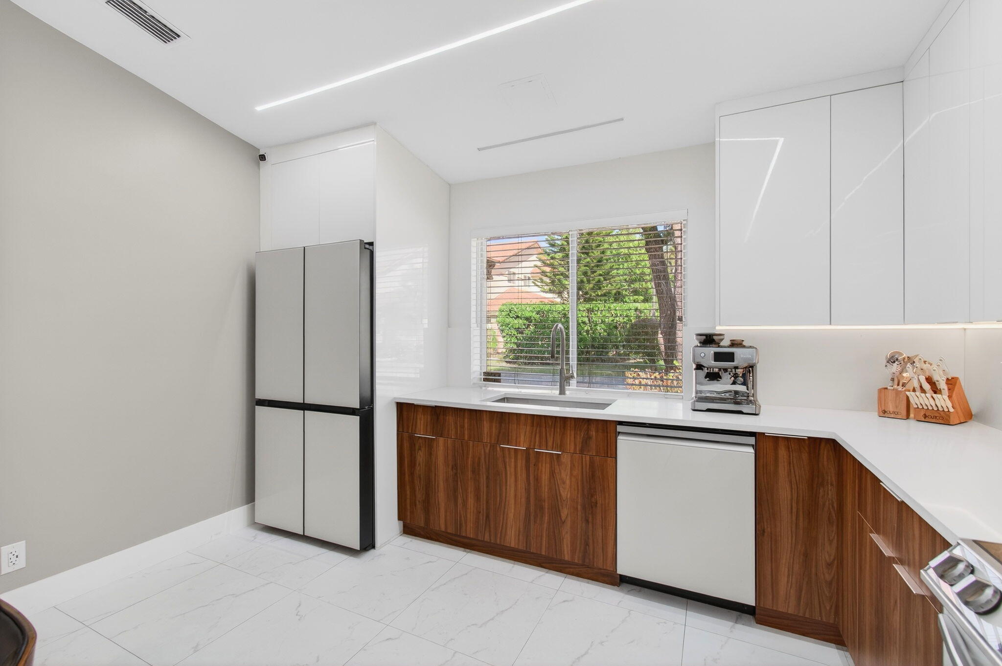 6766 Via Regina Boca Raton, FL 33433 - Photo 14 of 57 kitchen