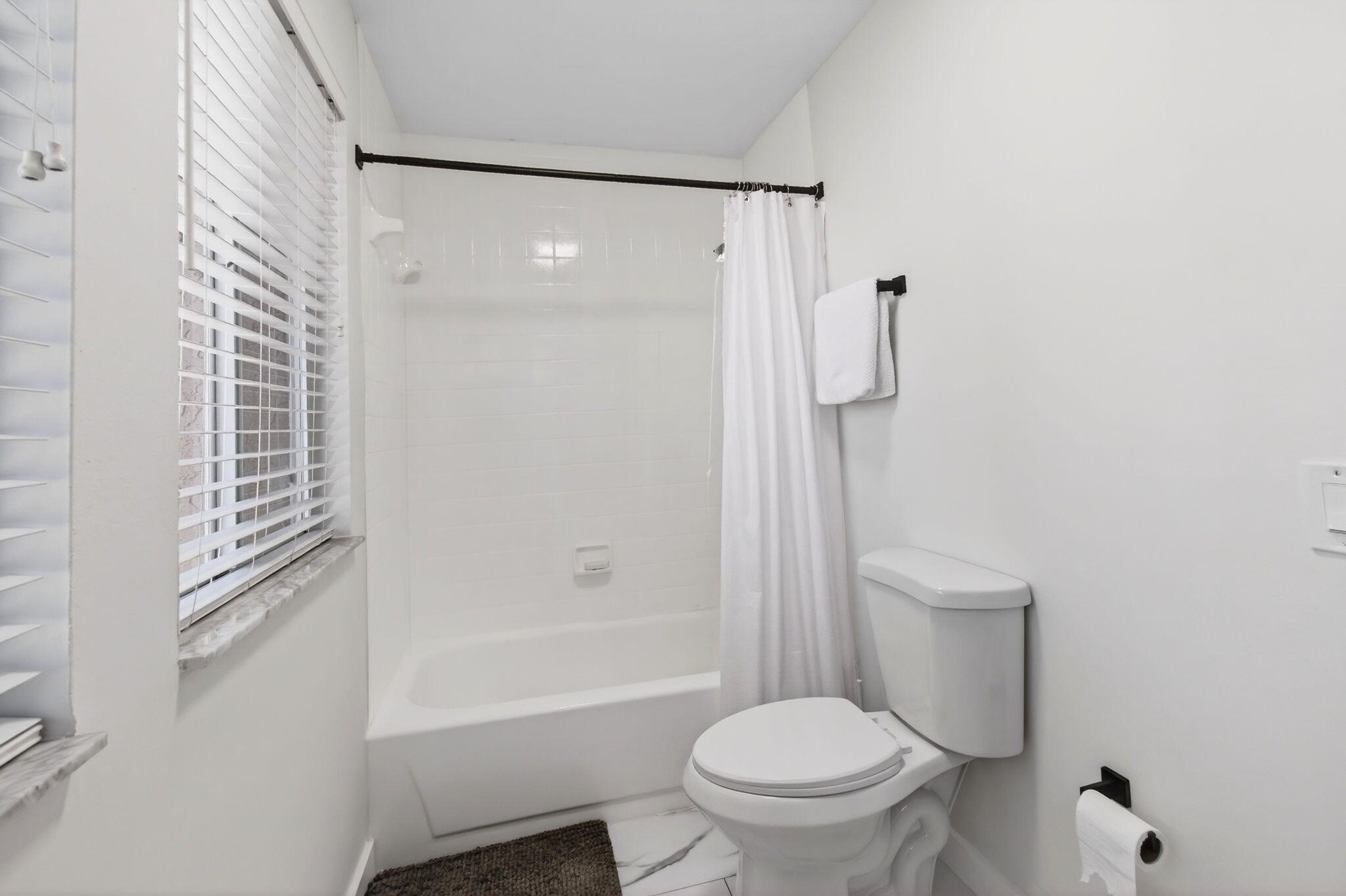 6766 Via Regina Boca Raton, FL 33433 - Photo 27 of 57 master bath