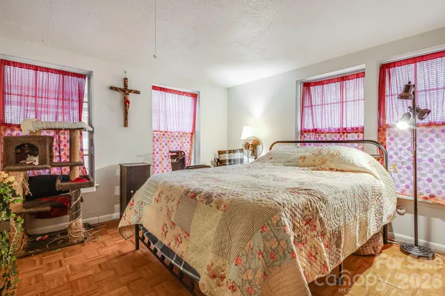 $400,000 | 55 Heavenly Lane, Fairview, NC 28730