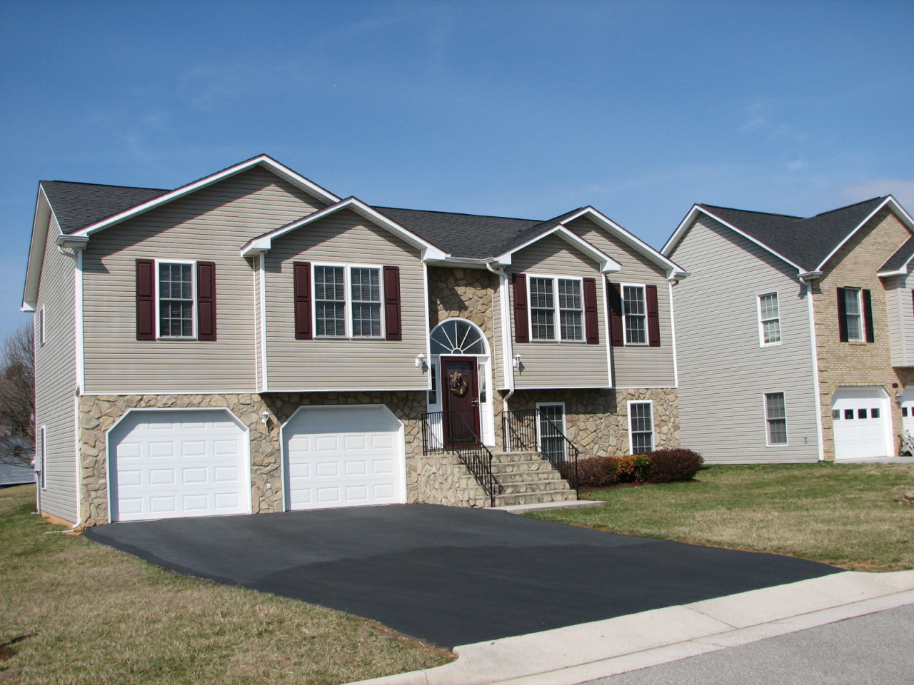 1715 Meadows Road Vinton, VA 24179 - Photo 2 of 37 a front view of a house with a yard