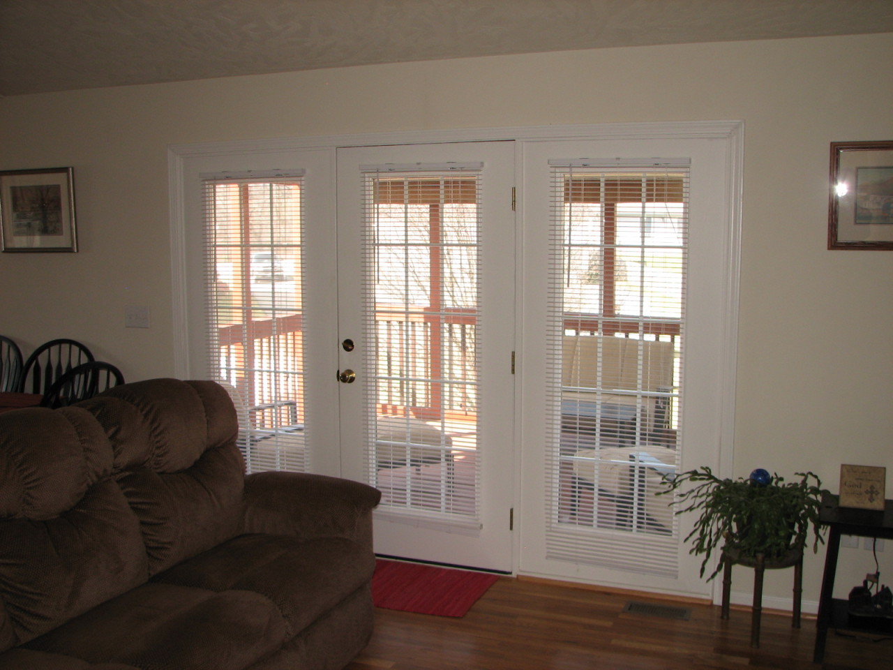 1715 Meadows Road Vinton, VA 24179 - Photo 8 of 37 a living room with furniture and a window