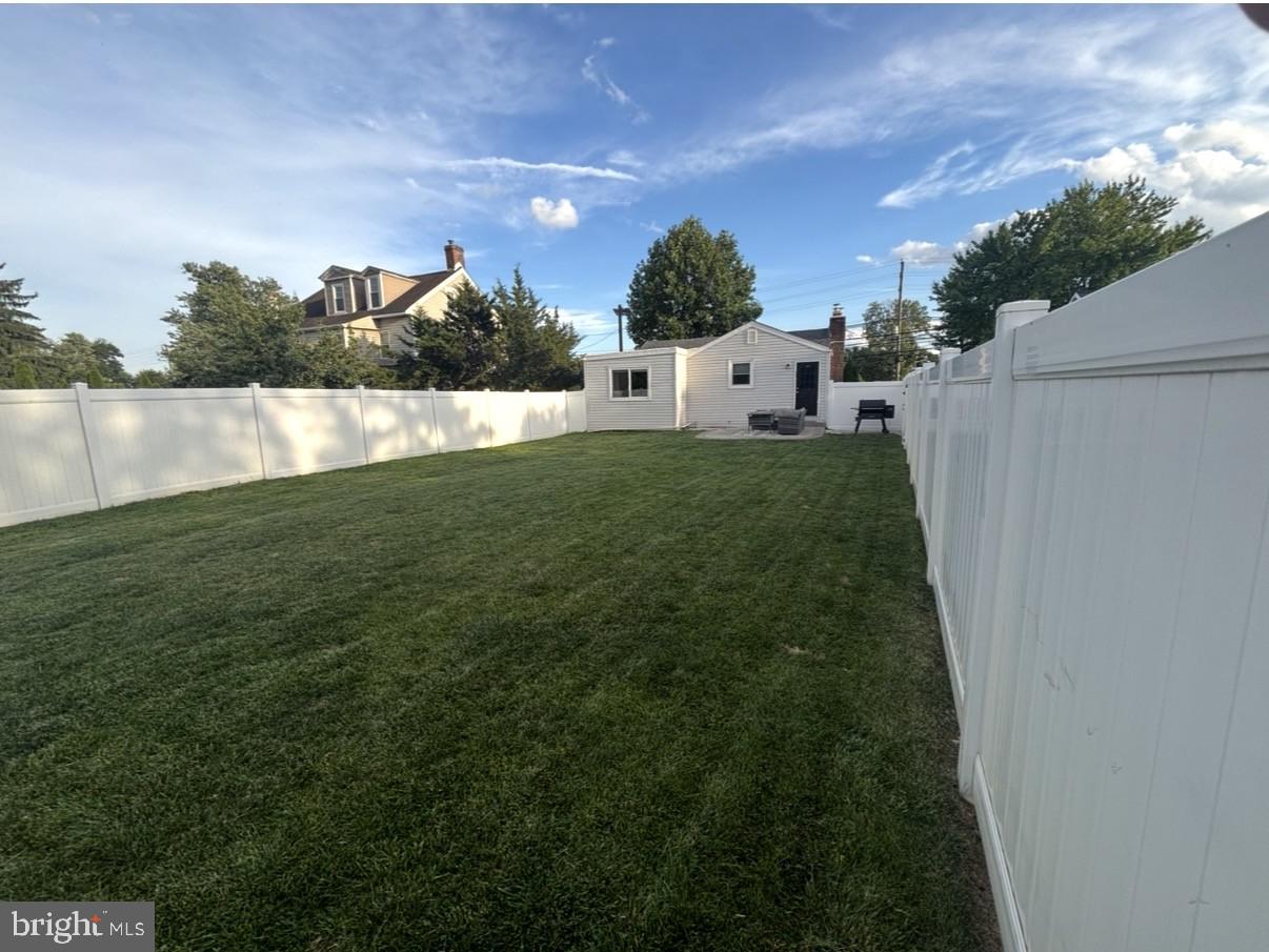 273 Crosswicks Road Bordentown, NJ 08505 - Photo 24 of 31 Spacious yard with serene surroundings.