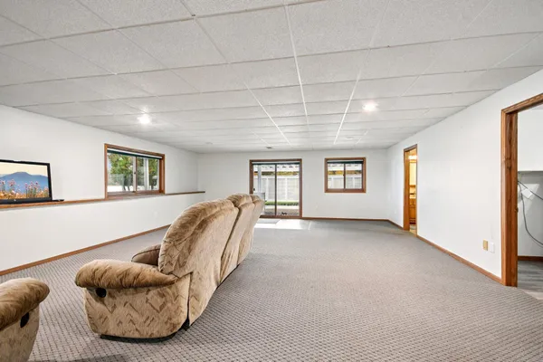 $700,000 | 44080 Maple Lane, Harris, MN 55032