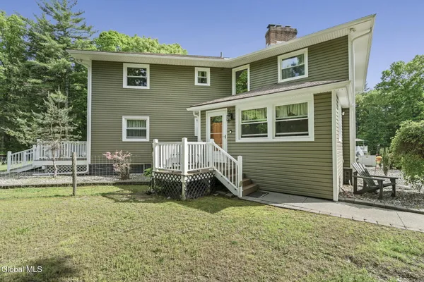 $649,900 | 31 Skyline Drive, Melrose, NY 12121