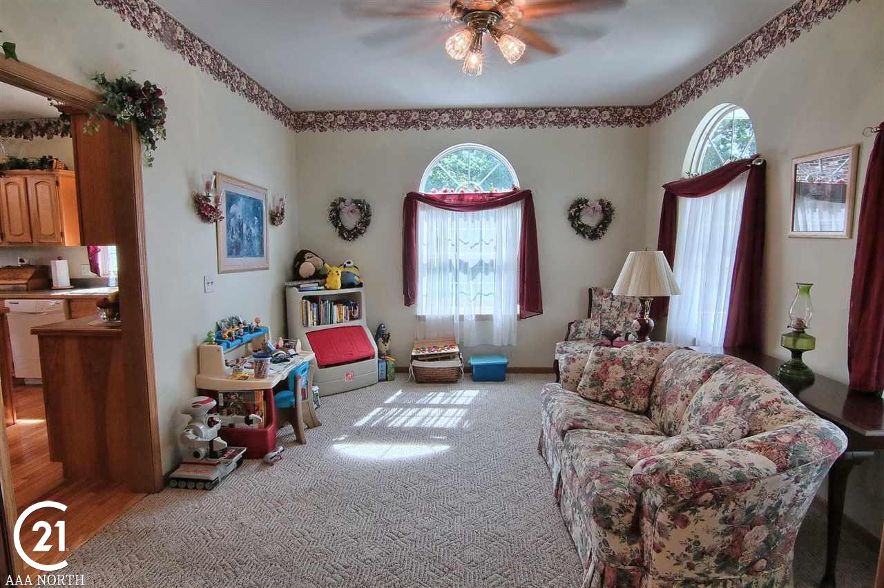 11277 35 Mile Road Romeo, MI 48065 - Photo 12 of 32