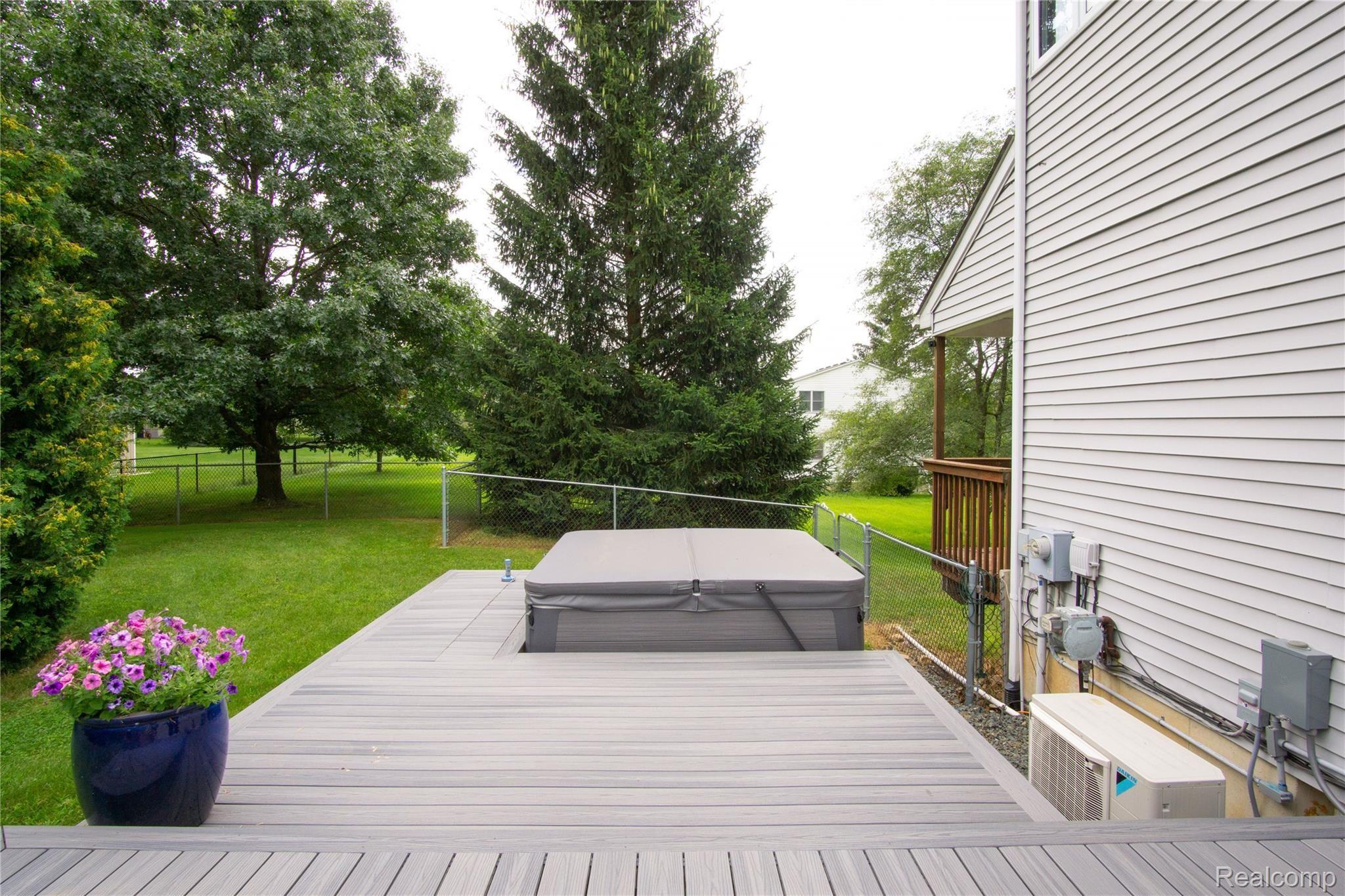 10198 Bennett Lake Road Fenton, MI 48430 - Photo 28 of 32 Exteriors (17 of 22).jpg