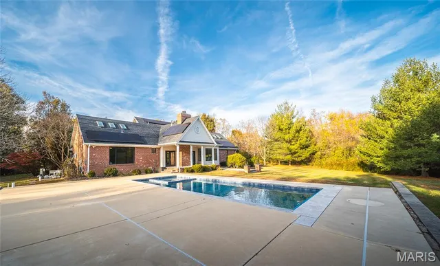 $749,900 | 233 Forest Court, Edwardsville, IL 62025