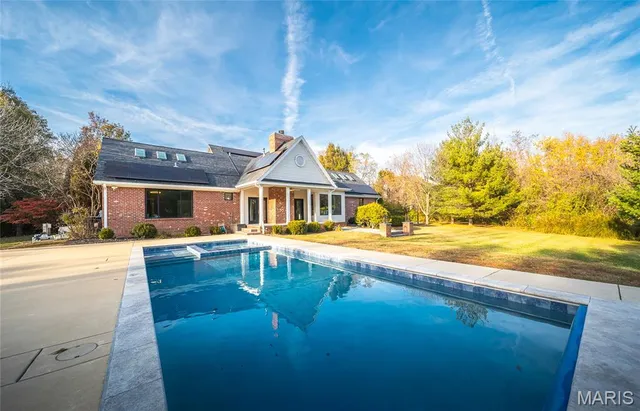 $749,900 | 233 Forest Court, Edwardsville, IL 62025