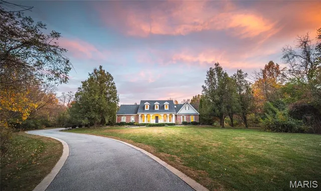 $749,900 | 233 Forest Court, Edwardsville, IL 62025