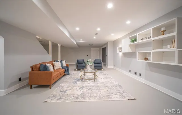 $749,900 | 233 Forest Court, Edwardsville, IL 62025