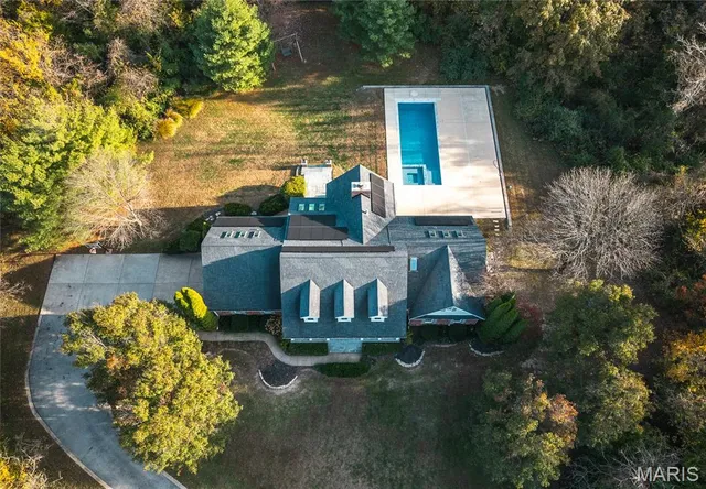 $749,900 | 233 Forest Court, Edwardsville, IL 62025