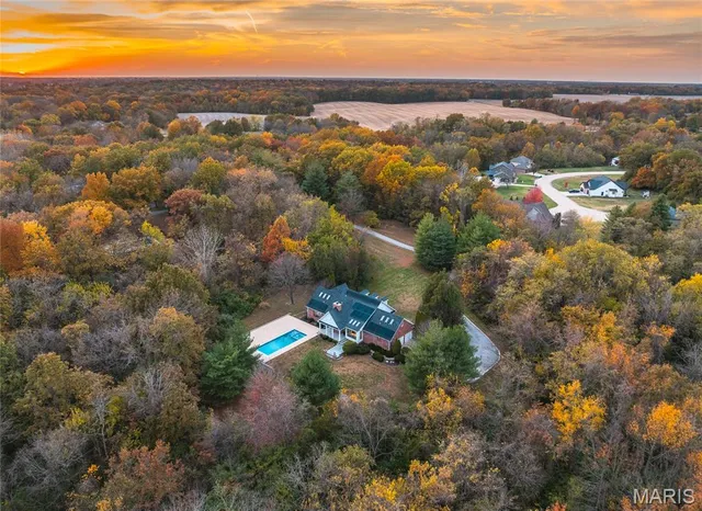 $749,900 | 233 Forest Court, Edwardsville, IL 62025