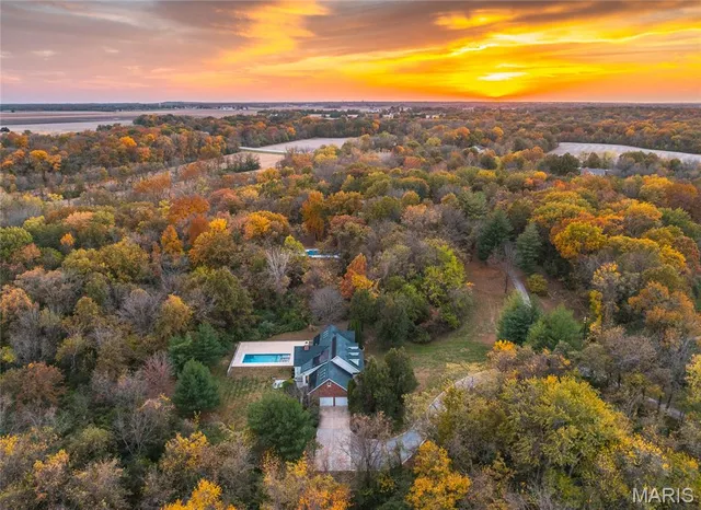 $749,900 | 233 Forest Court, Edwardsville, IL 62025