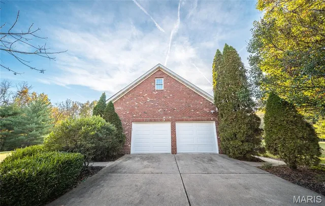 $749,900 | 233 Forest Court, Edwardsville, IL 62025