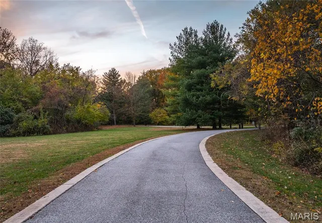 $749,900 | 233 Forest Court, Edwardsville, IL 62025