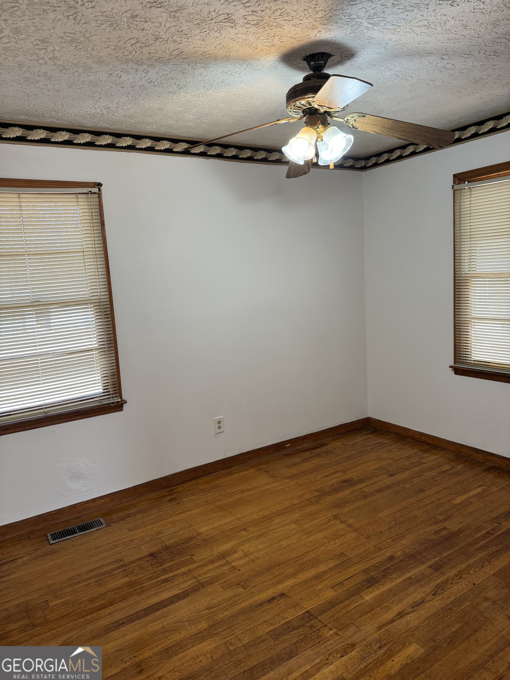 562 Johnstonville Road Barnesville, GA 30204 - Photo 3 of 13