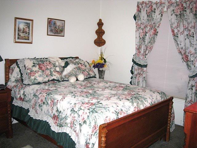 222 Ollis Road, Unit 104 Cave Junction, OR 97523 - Photo 16 of 16 Master bedroom