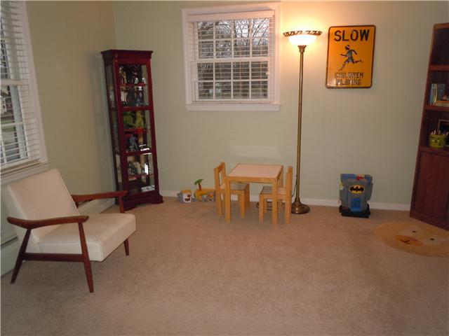 2927 Halstead Road Upper Arlington, OH 43221 - Photo 14 of 21