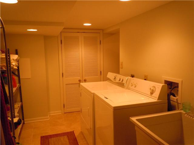 2927 Halstead Road Upper Arlington, OH 43221 - Photo 17 of 21