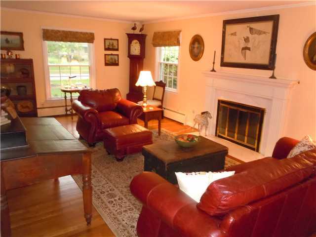 2927 Halstead Road Upper Arlington, OH 43221 - Photo 3 of 21