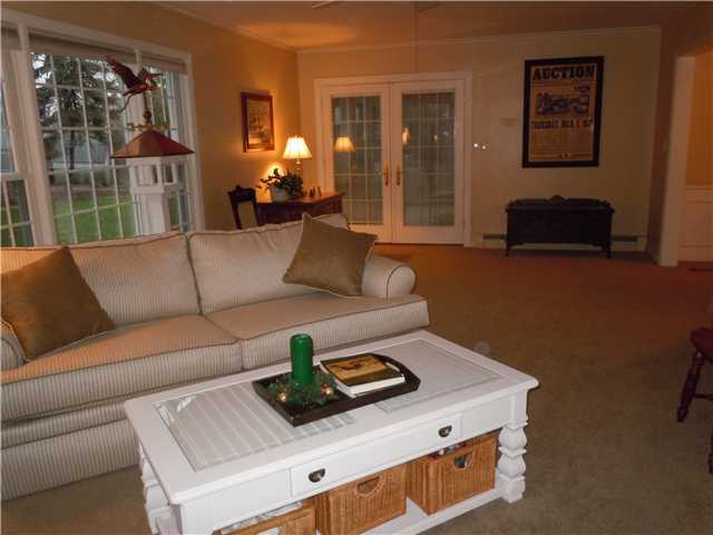 2927 Halstead Road Upper Arlington, OH 43221 - Photo 5 of 21