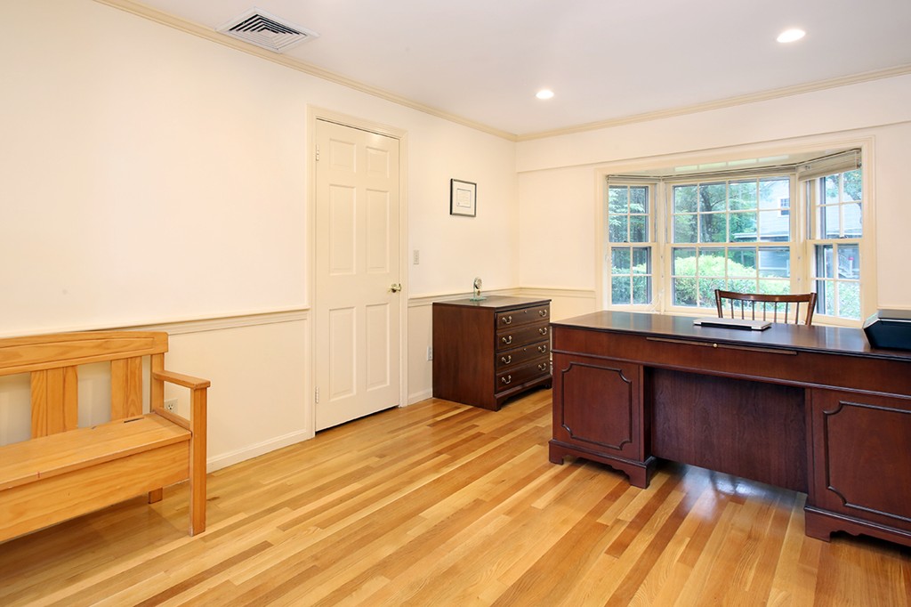 384 Powder Mill Road Concord, MA 01742 - Photo 7 of 18 Gallery Image 7