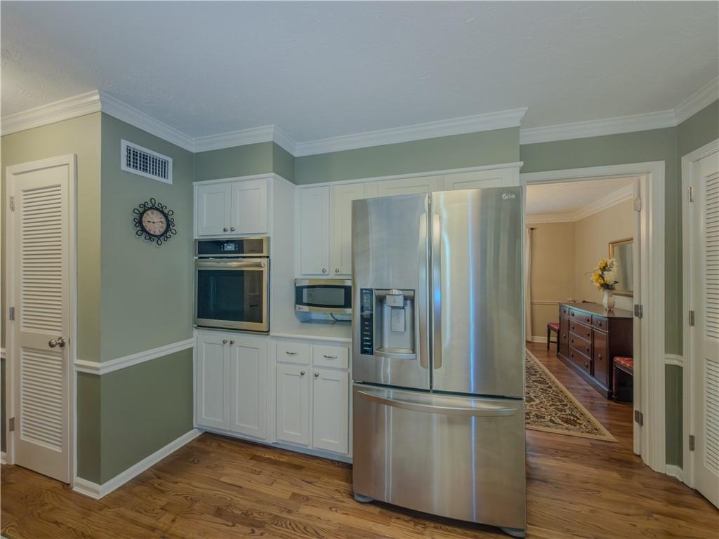 733 Ridgeview Drive Southwest Lilburn, GA 30047 - Photo 13 of 54