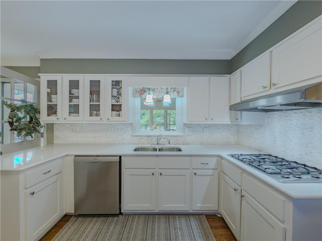 733 Ridgeview Drive Southwest Lilburn, GA 30047 - Photo 14 of 54