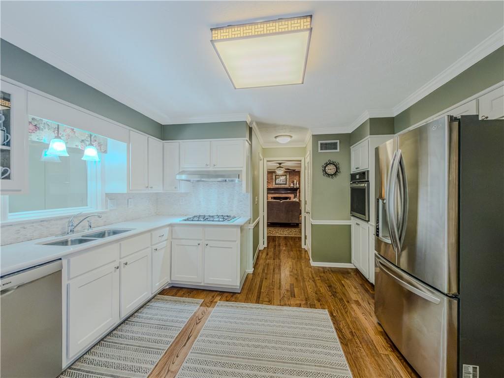 733 Ridgeview Drive Southwest Lilburn, GA 30047 - Photo 15 of 54