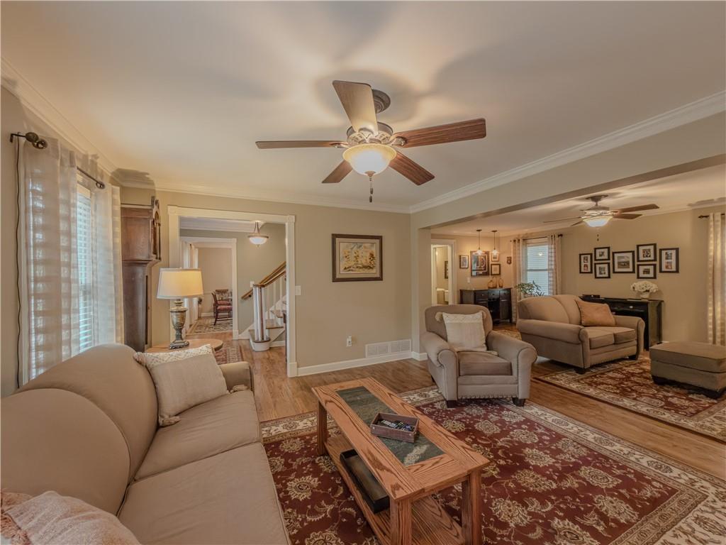 733 Ridgeview Drive Southwest Lilburn, GA 30047 - Photo 5 of 54