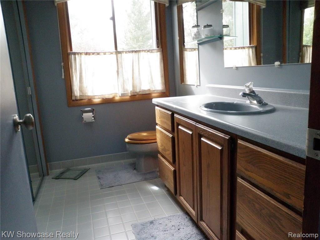 2724 Haley Road White Lake, MI 48383 - Photo 32 of 49 039.JPG