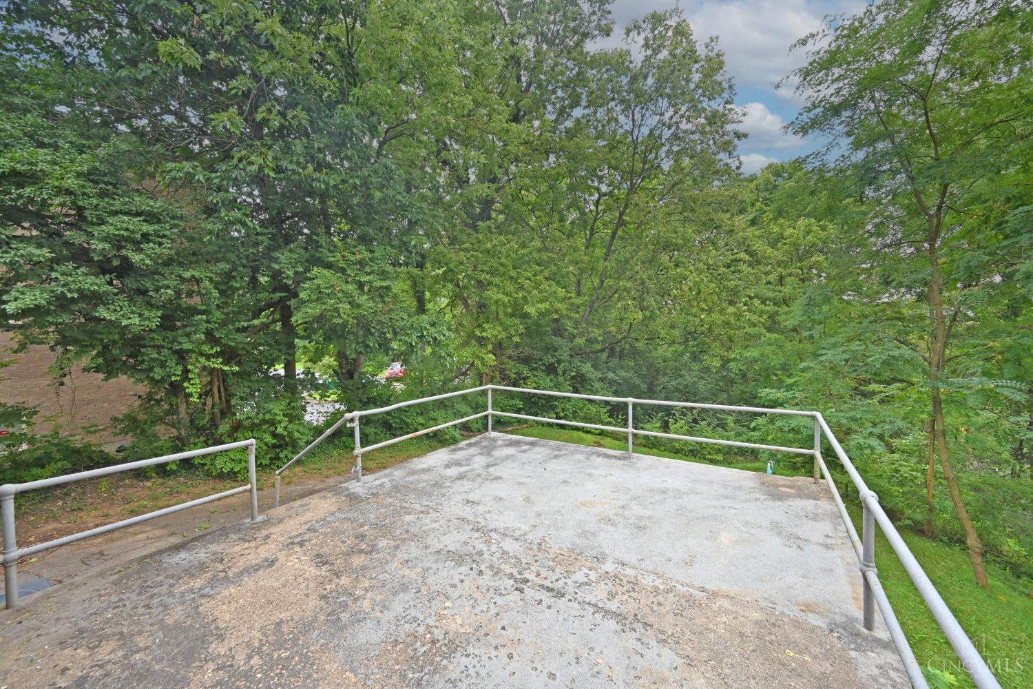 1309 Groesbeck Road Cincinnati, OH 45224 - Photo 22 of 27 Gallery Image 22