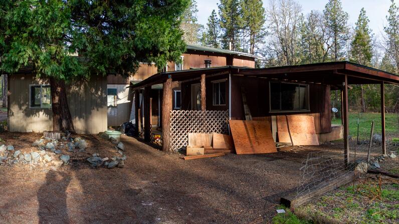 4015 Pleasant Creek Road Rogue River, OR 97537 - Photo 5 of 8 a view of a back yard