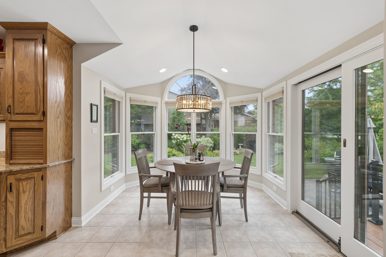 449 Farnham Lane Wheaton, IL 60189 - Photo 9 of 32