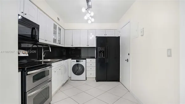 $3,950 | 6770 Indian Creek Drive, Unit 14E, Miami Beach, FL 33141