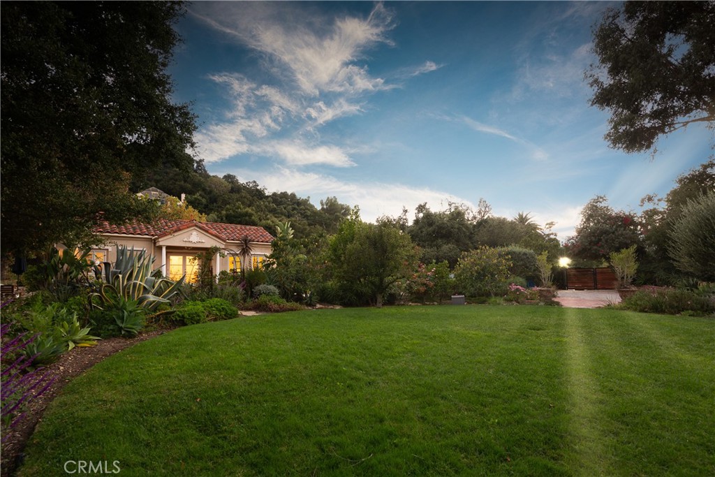 21149 Entrada Road Topanga, CA 90290 - Photo 1 of 39 a view of a garden