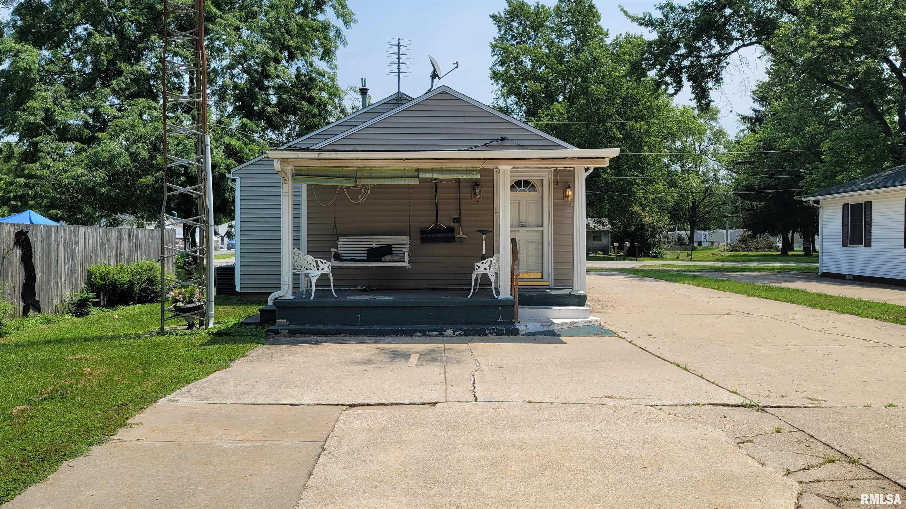 813 Forrest Avenue Springfield, IL 62702 - Photo 4 of 17