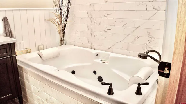 $995,000 | 32179 L Road, Hotchkiss, CO 81419