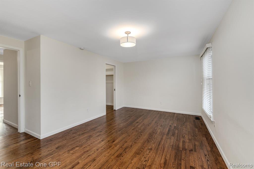 1708 Vernier Road Grosse Pointe Woods, MI 48236 - Photo 19 of 43