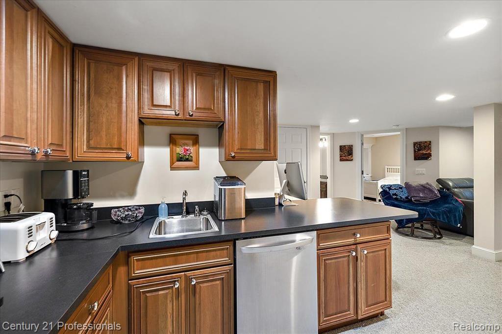 4735 Oakhurst Ridge Road Clarkston, MI 48348 - Photo 56 of 75