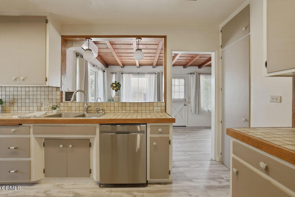 78 West Loop Drive Camarillo, CA 93010 - Photo 12 of 65