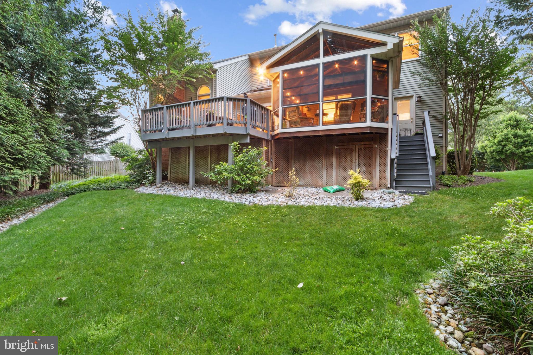 2922 Oak Shadow Drive Herndon, VA 20171 - Photo 7 of 60 Lovely Fenced in Rear Yard