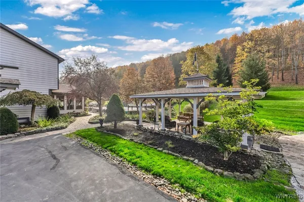 $400,000 | 9811 Deer Creek Road, Genesee, NY 14770