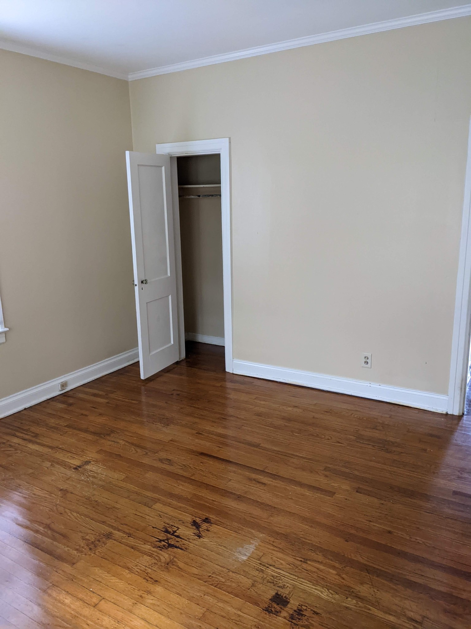 1289 Hunters Point Pike Lebanon, TN 37087 - Photo 15 of 15 a view of an empty room with wooden floor and closet