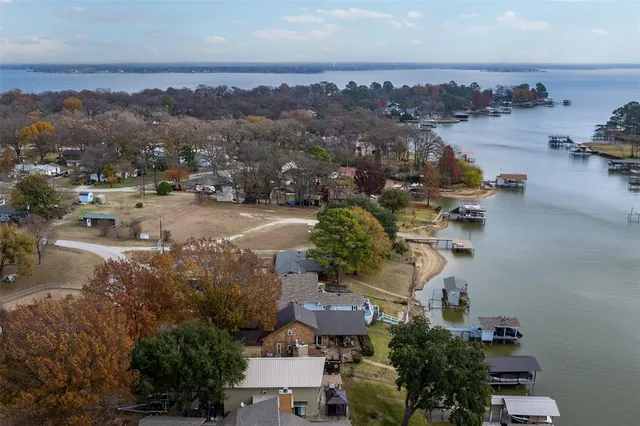 $330,000 | 1320 Villa Bay, Tool, TX 75143