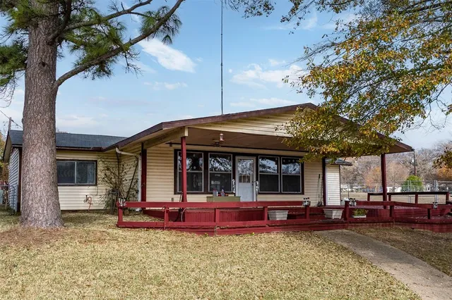 $330,000 | 1320 Villa Bay, Tool, TX 75143
